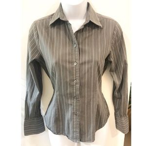 The Limited Women’s Grey Buttoned Down Shirt